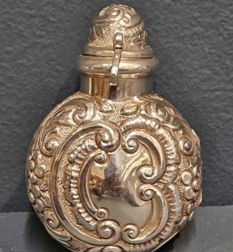 Victorian Chester Scent Bottle Case