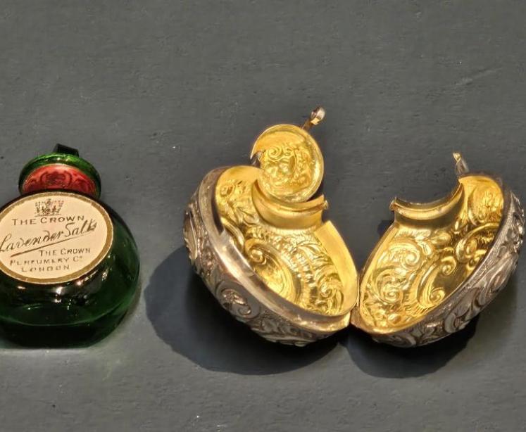 Victorian Chester Scent Bottle Case - Image 2