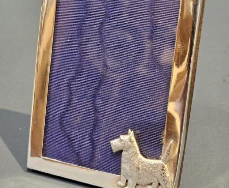 George V Silver Scottie Dog Motif Photo Frame - Image 4