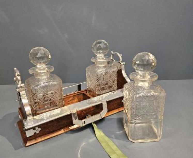 Victorian Briefcase Opening Tantalus by Hobbs - Image 6