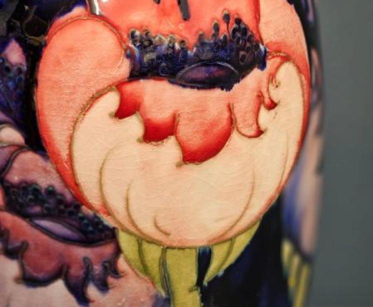 Large Moorcroft Big Poppy Vase  - Image 5