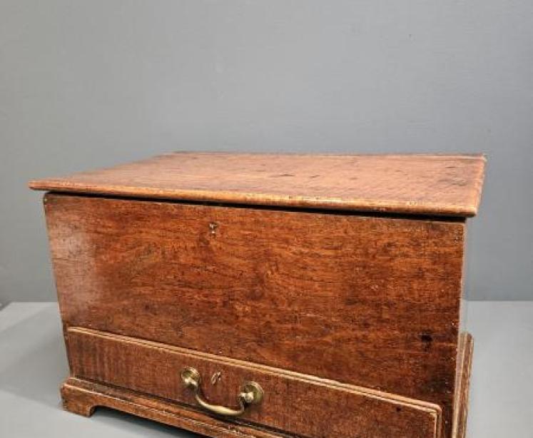 George II Single Drawer Coffer Bach - Image 2