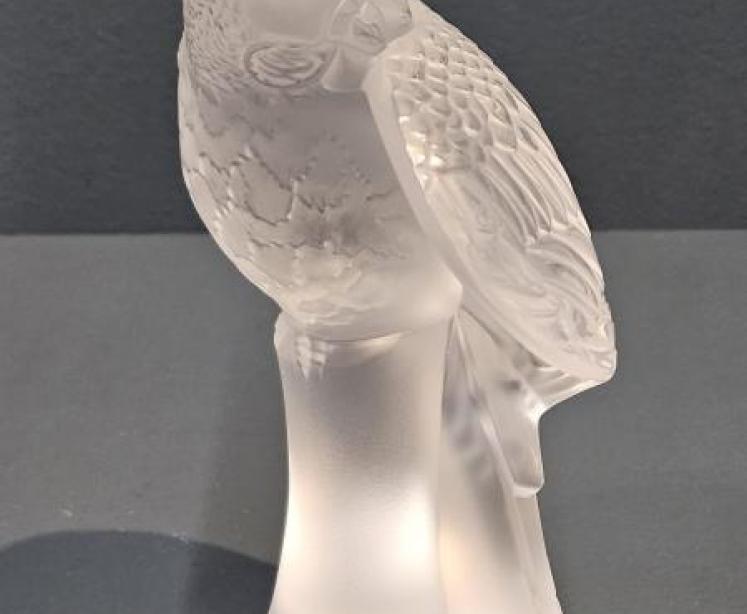Lalique Opalescent Parakeet - Image 2