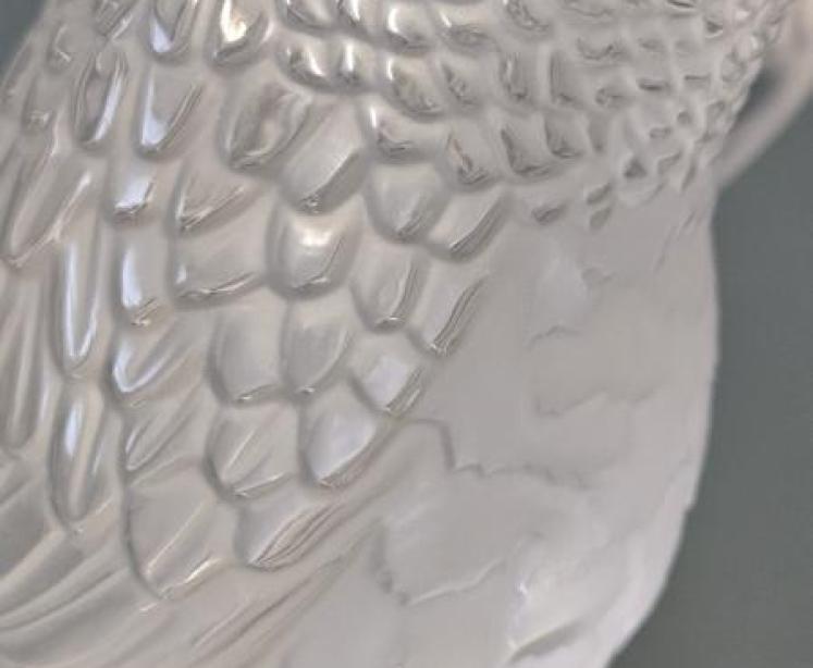Lalique Opalescent Parakeet - Image 3