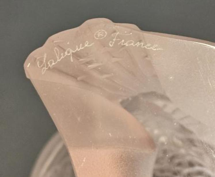 Lalique Opalescent Parakeet - Image 4