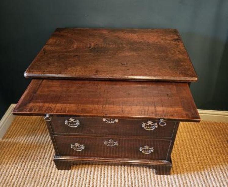 Small George III Mahogany Chest with Brushing Slide - Image 5
