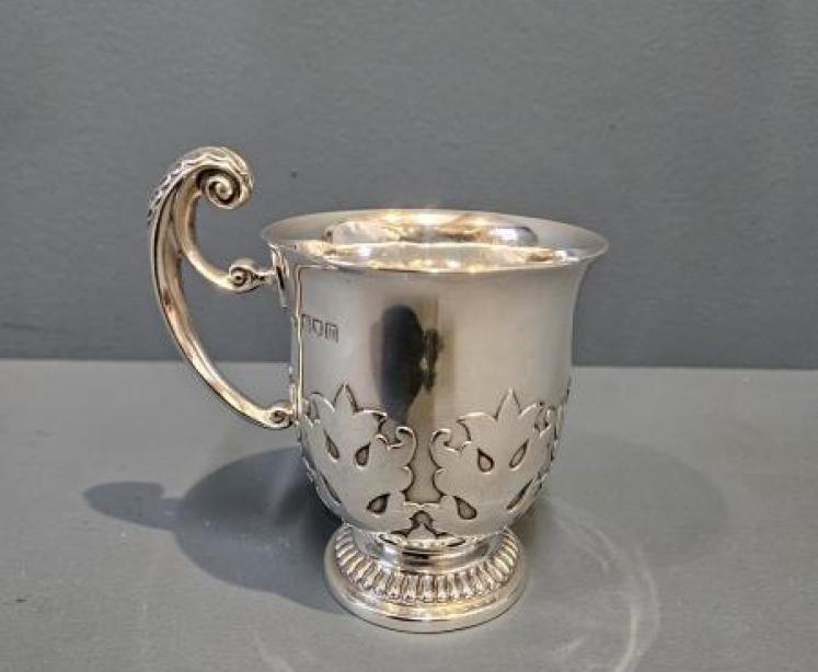 Edwardian Card Cut 6.5 Troy Oz Silver Mug - Image 1