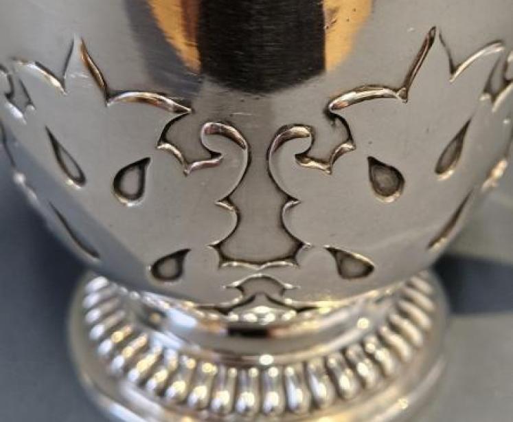 Edwardian Card Cut 6.5 Troy Oz Silver Mug - Image 6