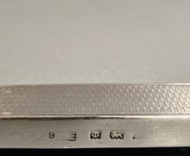 George V Engine Turned Silver Photo Frame - Image 3