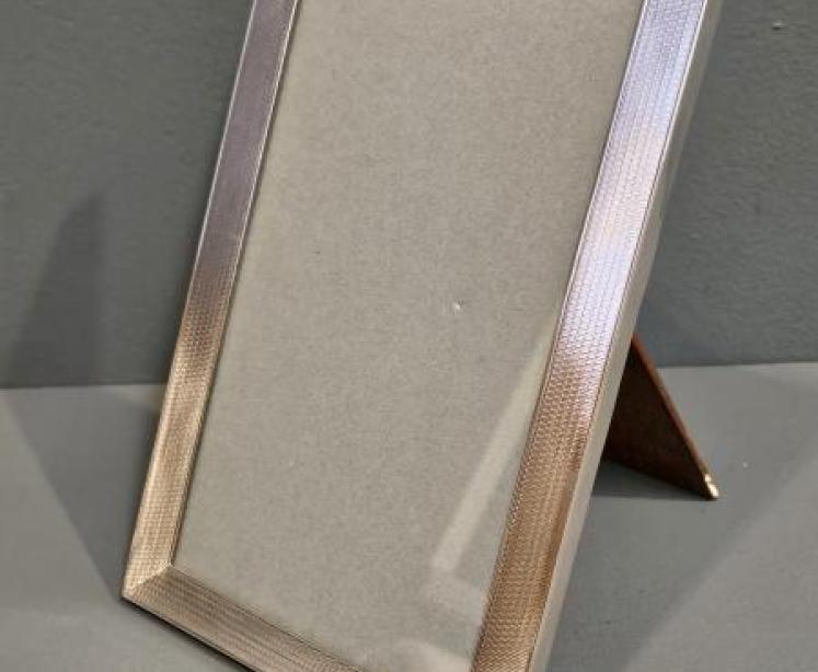 George V Engine Turned Silver Photo Frame - Image 6