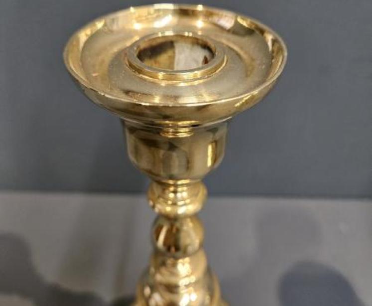 Victorian circular base Brass Candlesticks - Image 4