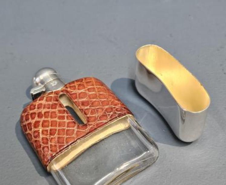 Small Victorian Silver Plated and Crocodile Skin Hip Flask - Image 2