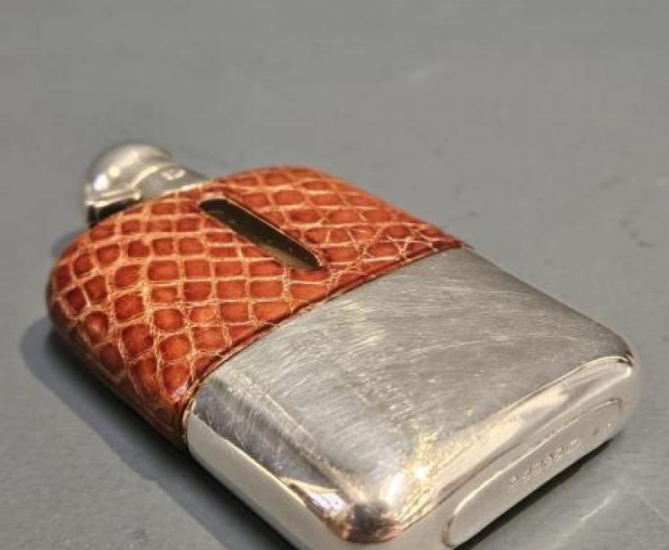 Small Victorian Silver Plated and Crocodile Skin Hip Flask - Image 4