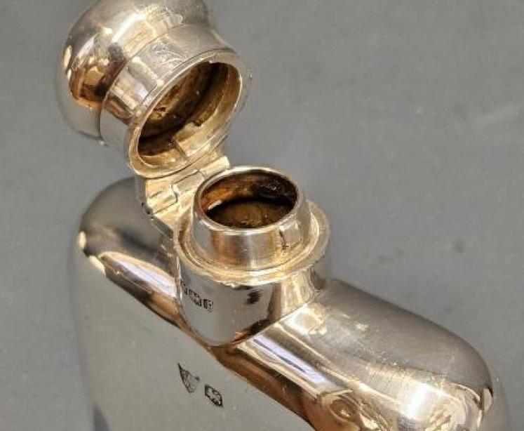 George V Curved Silver Hip Flask - Image 3