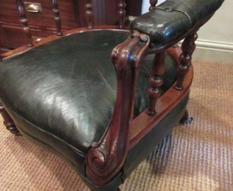 Early Victorian Leather Upholstered Tub Armchair - Image 4