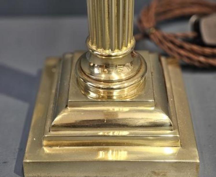 Edwardian Corinthian Column Brass Table Lamp - Image 4
