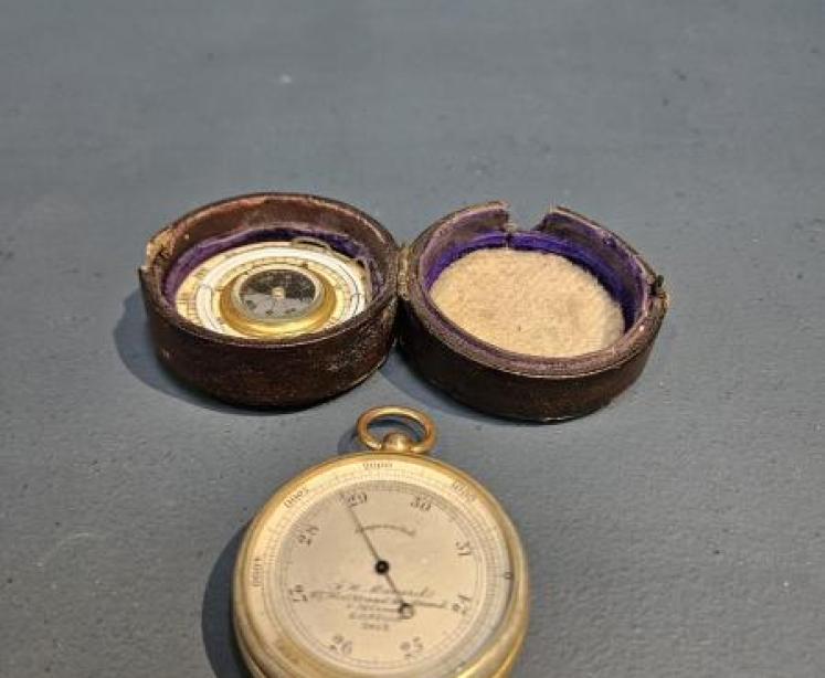 Victorian Pocket Barometer and Compass Combination - Image 4
