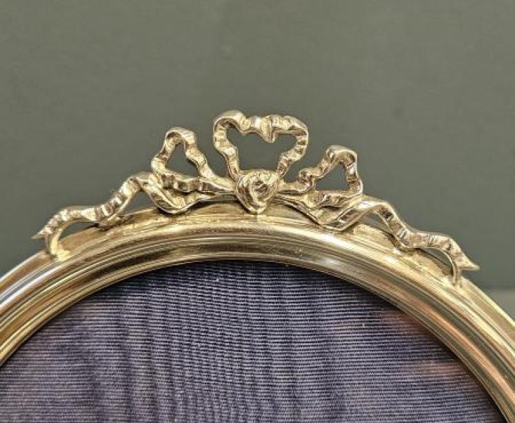 Edwardian Circular Ribbon Crest Silver Photo Frame - Image 2