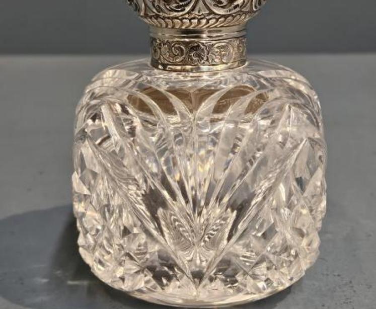 Victorian Cut Crystal and Silver Scent Bottle  - Image 2