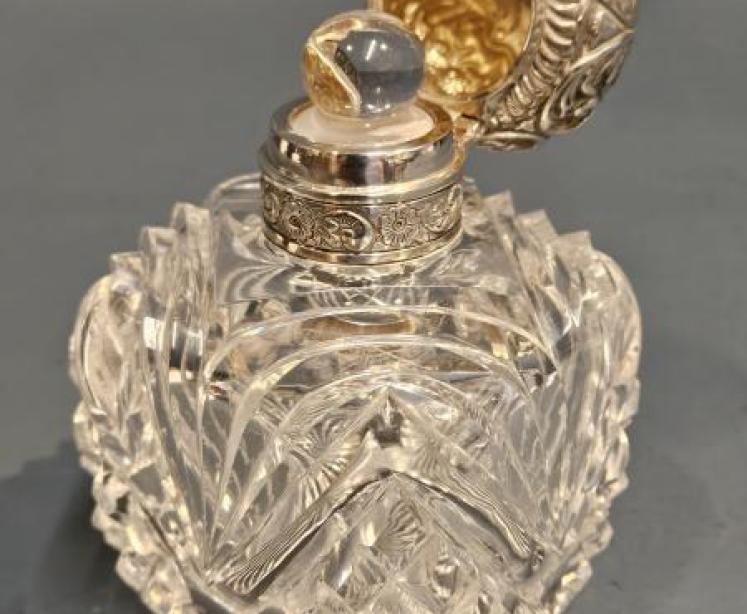 Victorian Cut Crystal and Silver Scent Bottle  - Image 6