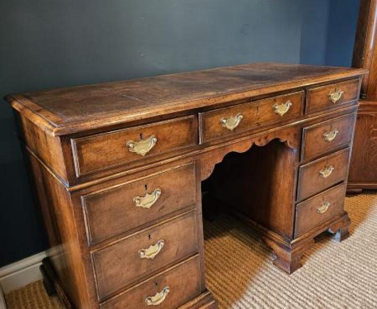 Victorian Walnut Pedestal Desk  - Image 7