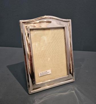 George V Arched Top Silver Frame