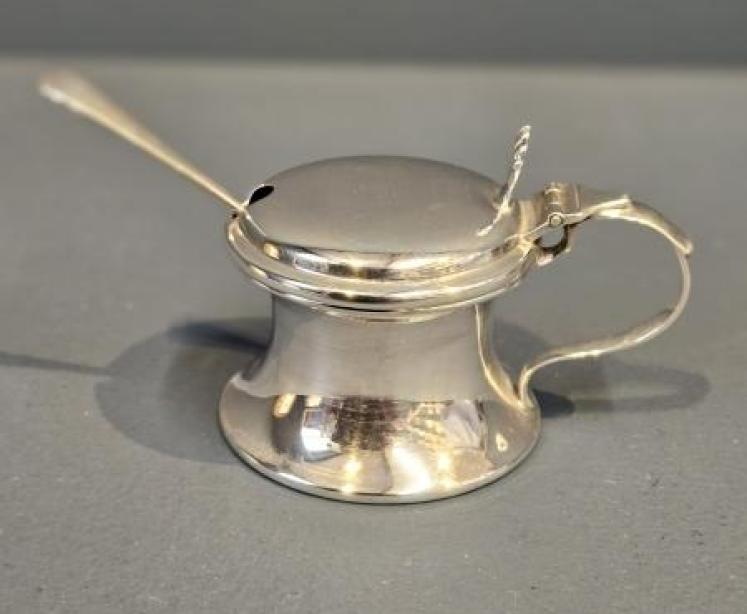 George V Silver Mustard Pot and Liner - Image 1