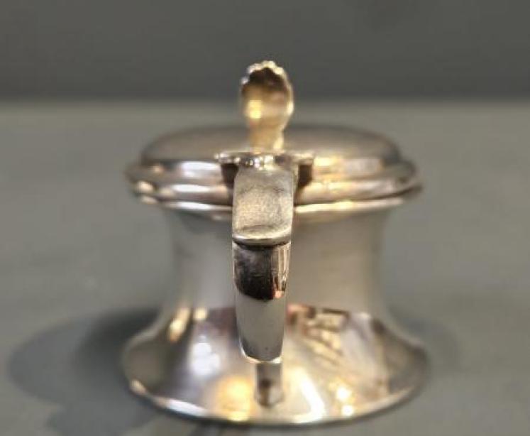 George V Silver Mustard Pot and Liner - Image 4