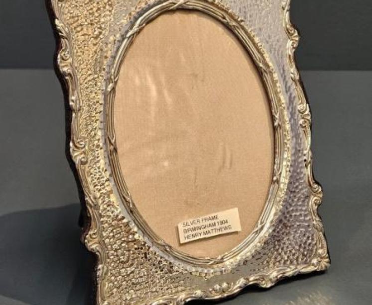 Edwardian Planished Silver Photo Frame - Image 1