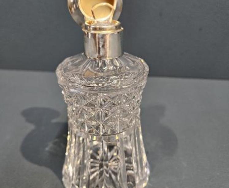 Silver and Enamel Topped Cut Crystal Scent Bottle - Image 2