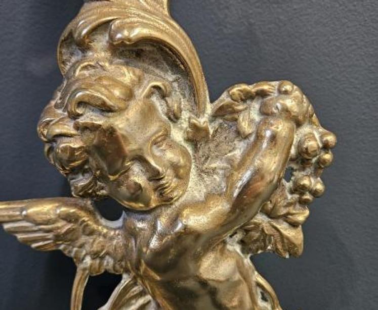 Victorian Cast Brass Cherub Door Stop - Image 4