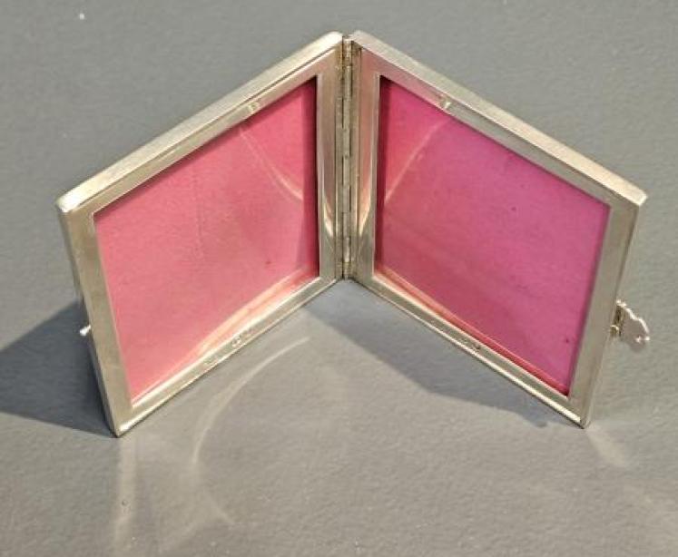 Unusual Victorian Silver Wallet Photo Frame - Image 5