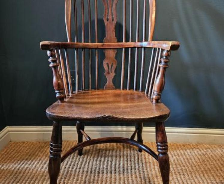 George III High Back Yew and Elm Wood Windsor Chair - Image 1