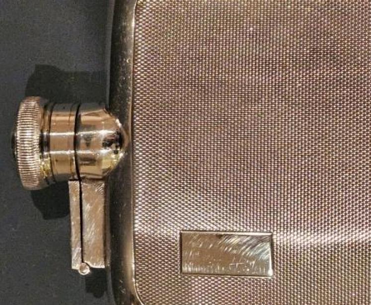 Extra Large 10 Troy oz Engine Turned Hip Flask - Image 2