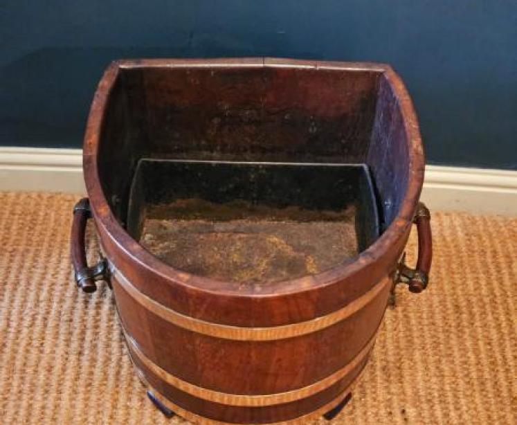 Large Victorian Country House Log Bin - Image 2