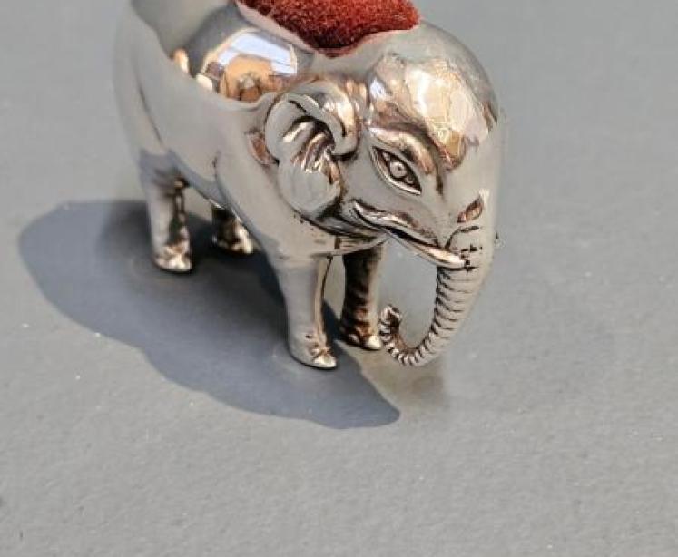 Large Edwardian Silver Elephant Pin Cushion - Image 2