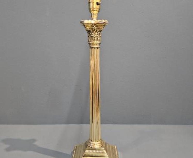 Edwardian Brass Corinthian Column Table Lamp - Image 1