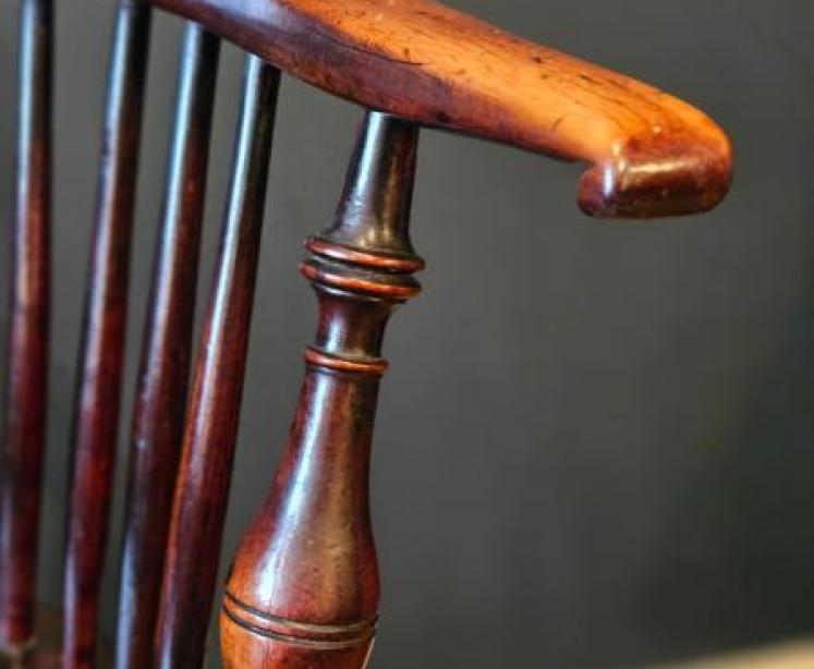 Victorian Low Back Yew and Elm Wood Windsor Chair - Image 5
