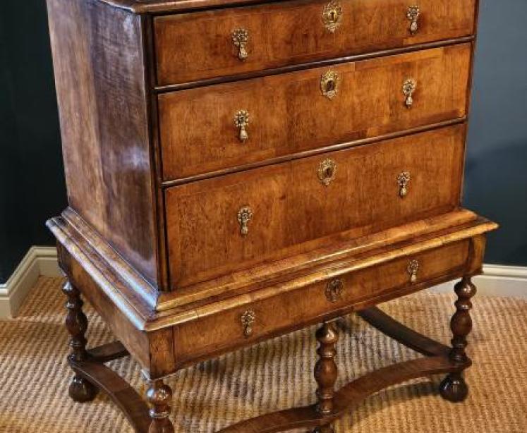 Outstanding Small William and Mary Walnut Chest on Stand - Image 4