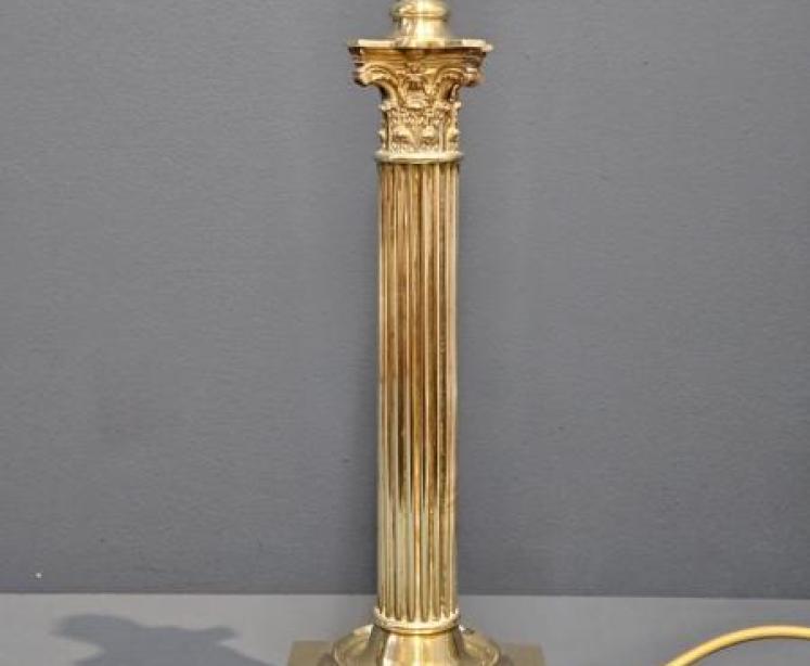 Edwardian Brass Corinthian Column Table Lamp - Image 1