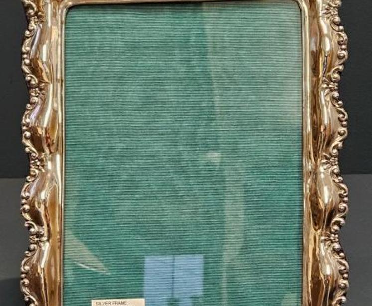 Large Edwardian Silver Photo Frame - Image 1