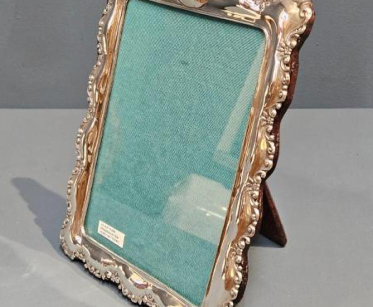 Large Edwardian Silver Photo Frame - Image 2