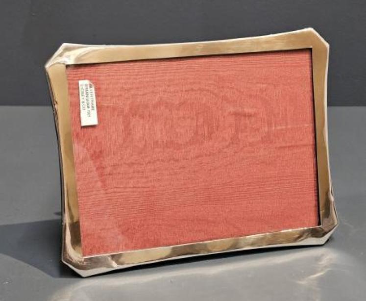 George V Swept Edge Silver Photo Frame - Image 5