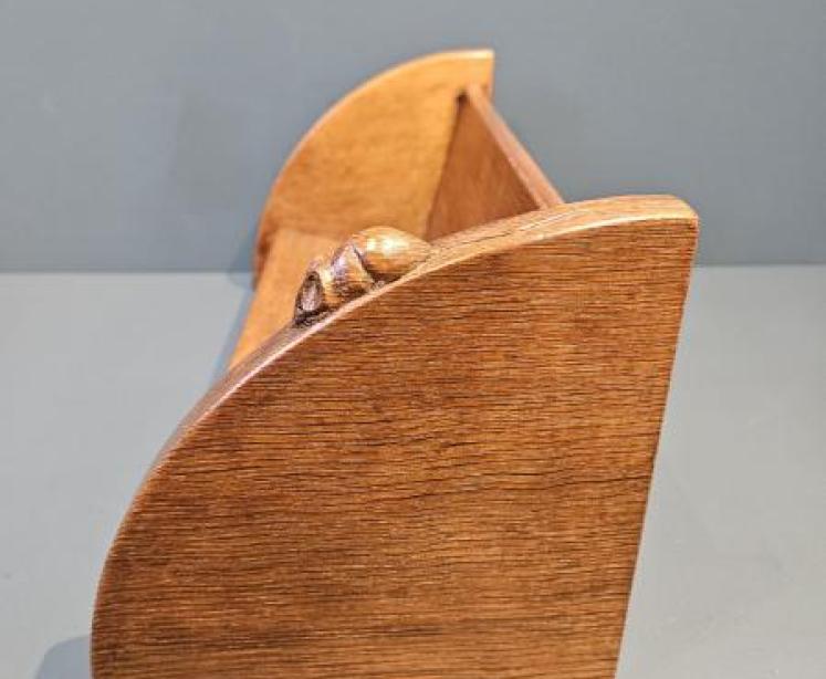 Thompsons of Kilburn Mouseman Book Trough  - Image 3