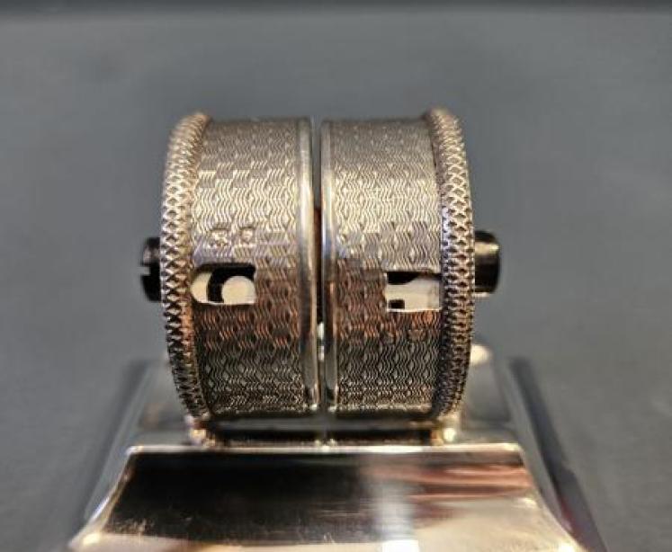 Engine Turned Silver Perpetual Desk Calendar - Image 4