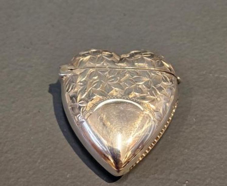 Engraved Silver Heart Shaped Vesta Case - Image 5
