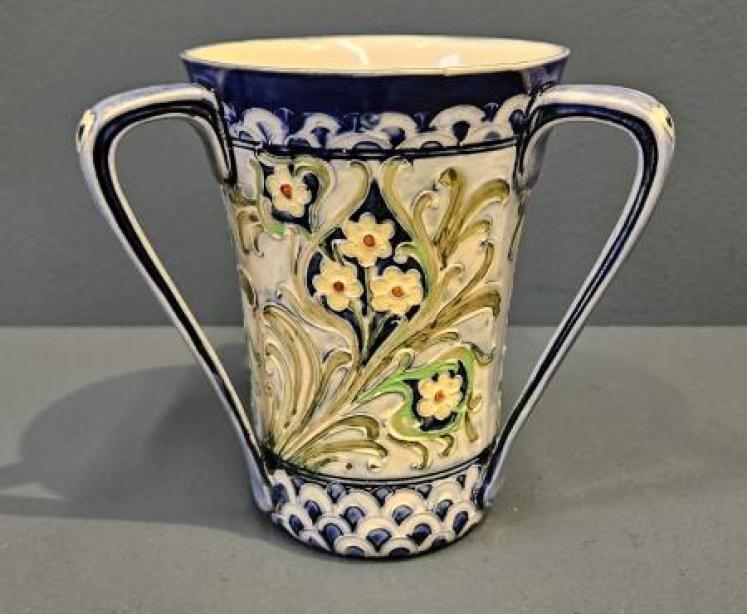 Moorcroft McIntyre Forget-Me-Not Tyg - Image 1