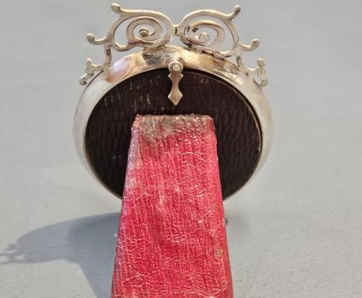 Small Oval Silver Photo Frame with Wirework Crest  - Image 2