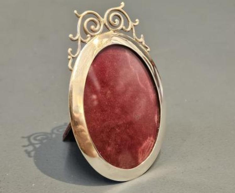Small Oval Silver Photo Frame with Wirework Crest  - Image 6
