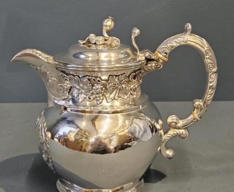 Superb George IV 27oz Glasgow Silver Wine Jug - Image 1
